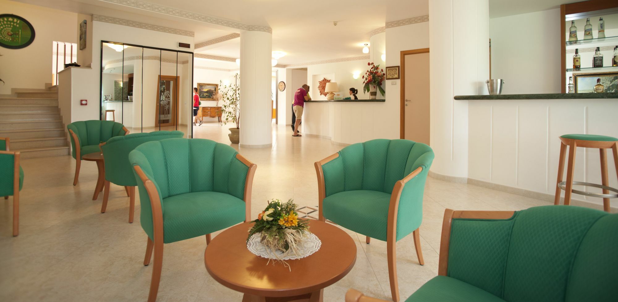 Oasiclub Hotel - Appartamenti В'єсте Екстер'єр фото