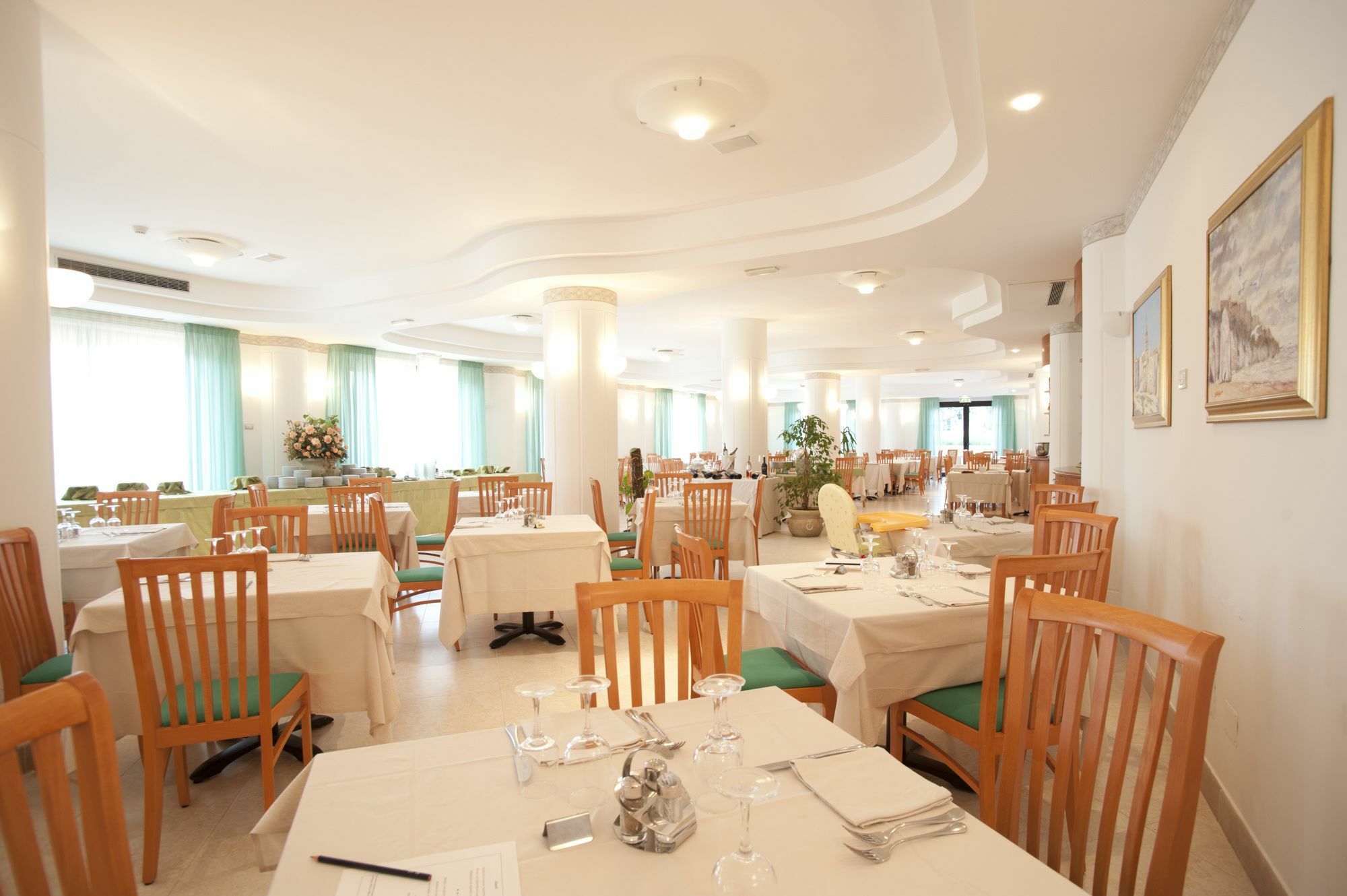 Oasiclub Hotel - Appartamenti В'єсте Екстер'єр фото