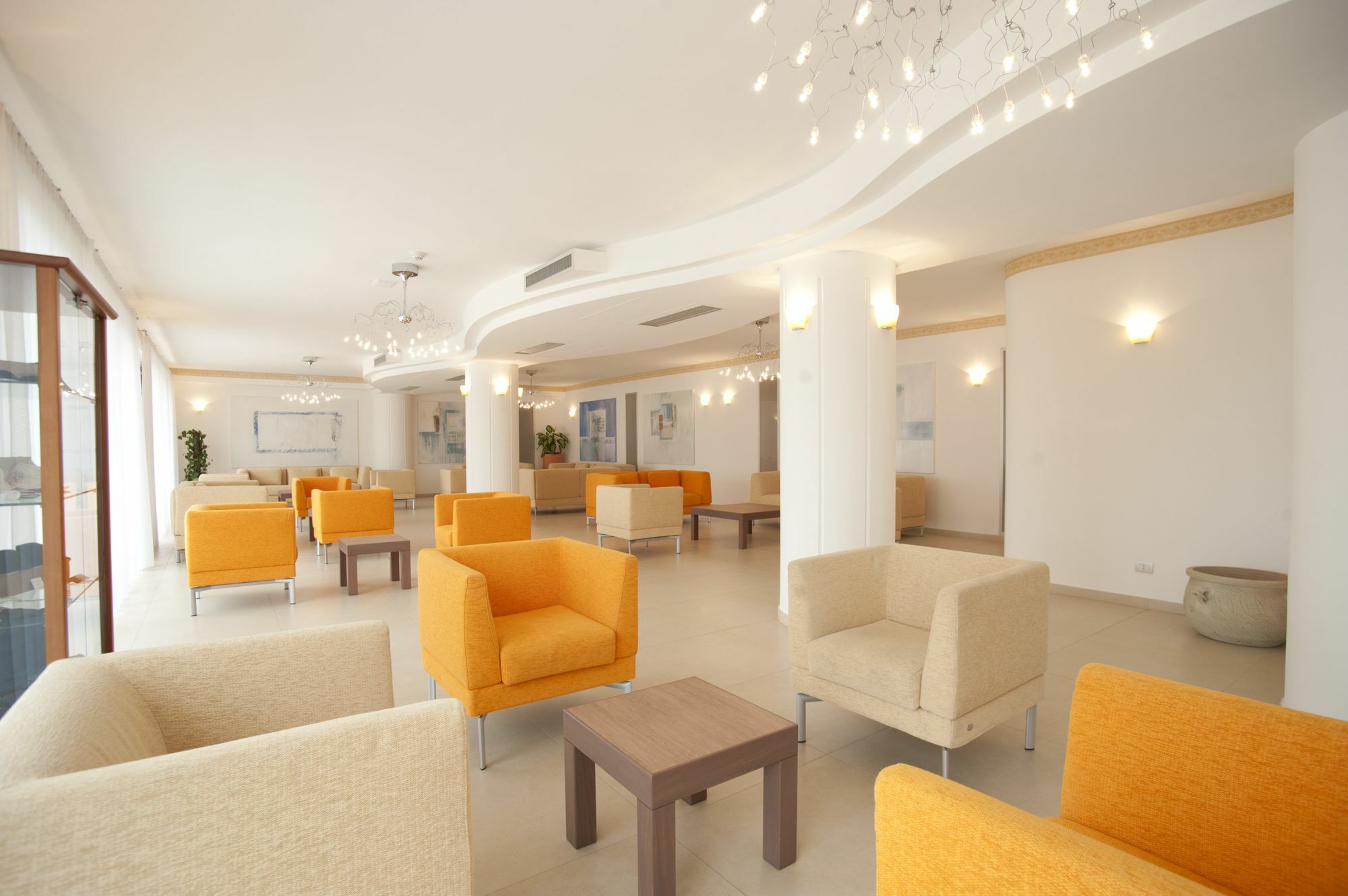 Oasiclub Hotel - Appartamenti В'єсте Екстер'єр фото