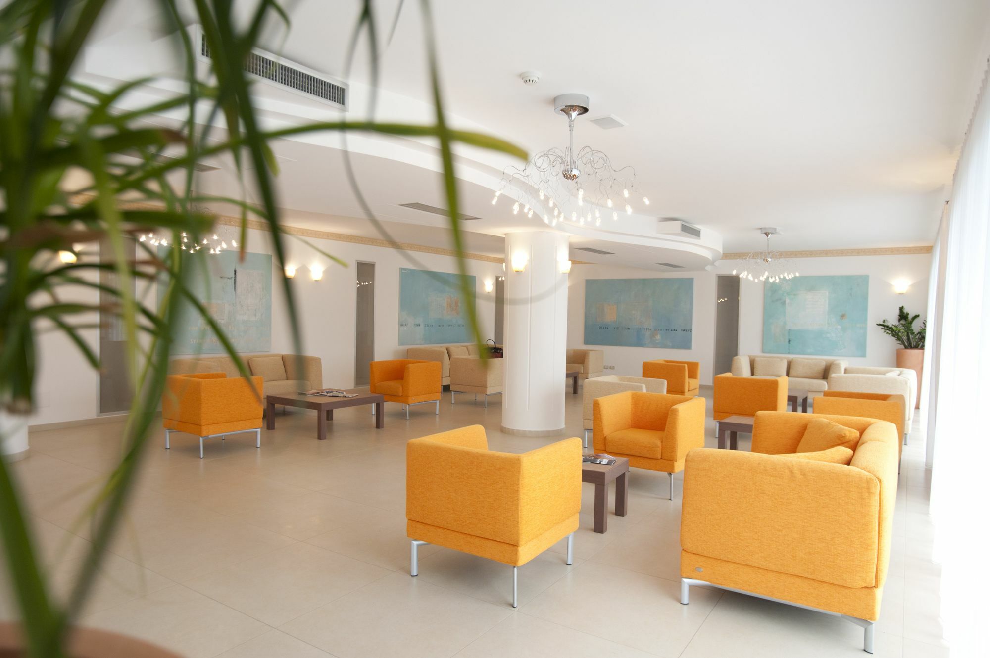 Oasiclub Hotel - Appartamenti В'єсте Екстер'єр фото